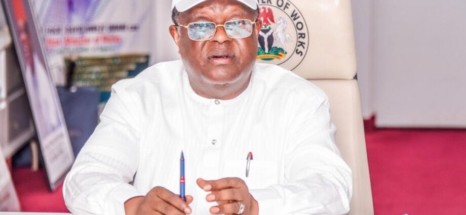 Road construction: FG warns contractors, insists on accountability