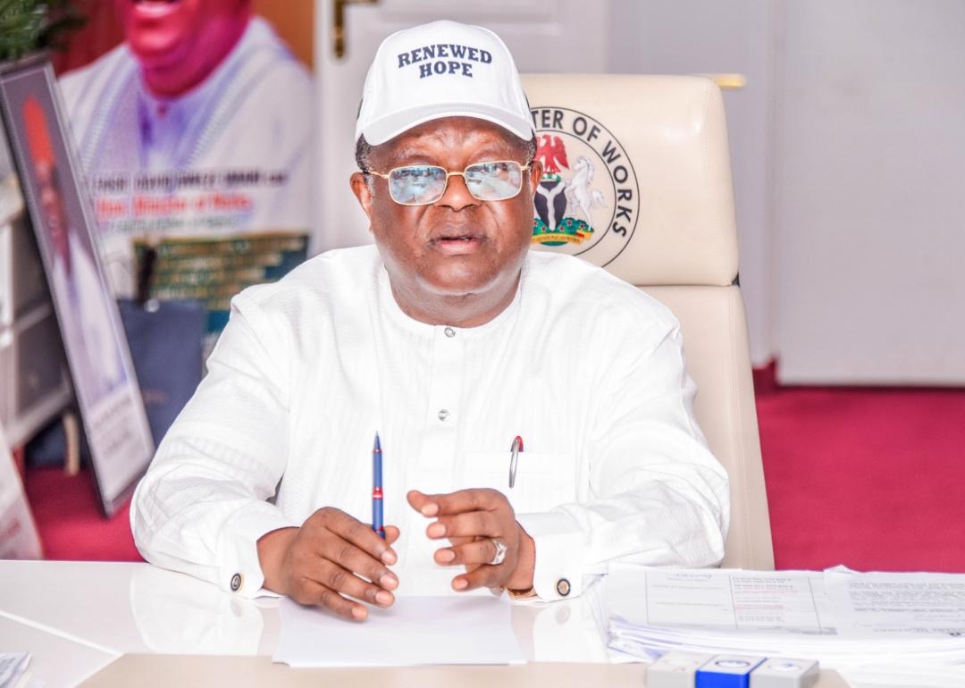 Road construction: FG warns contractors, insists on accountability