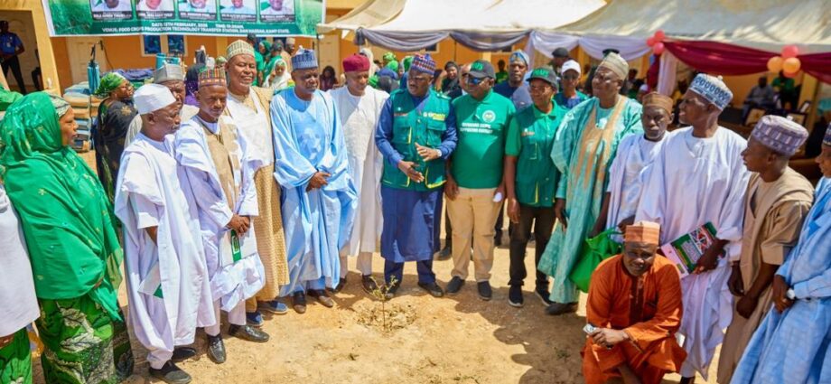 FG unveils intervention to combat tomato, sugarcane pests