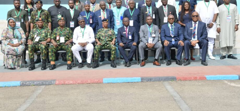  U.S. occupies central position in world ecosystem – Centre