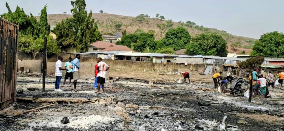 FCT: Kugbo traders seek aid after fire razes shops, homes