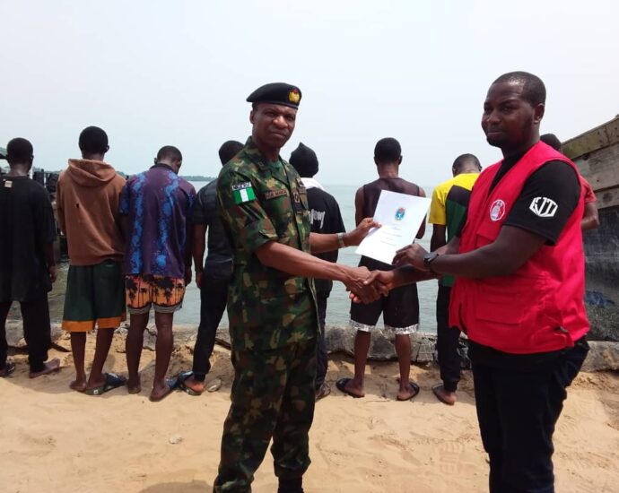 A’Ibom: Navy hands over 9 suspected oil thieves to EFCC