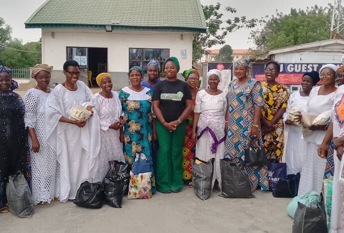 Ex-NAWOJ chairperson distributes food packages to 100 indigents in Kwara