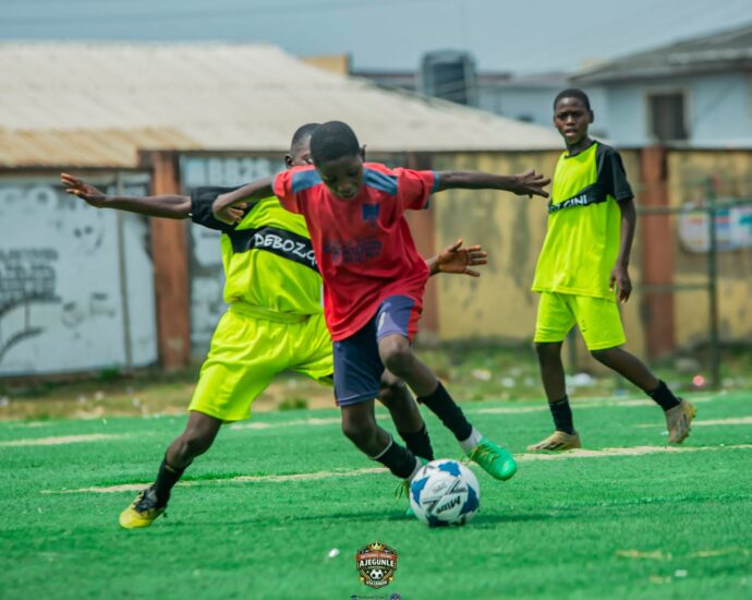 U14 football players