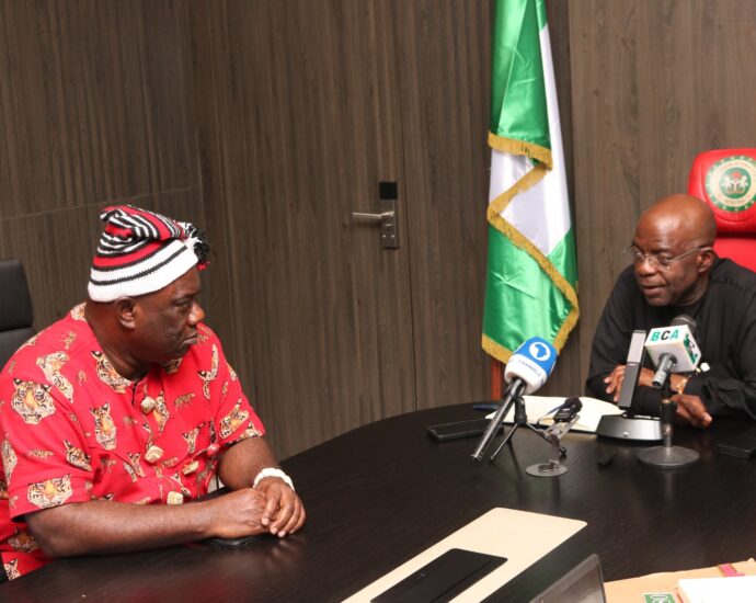 Gov. Otti receiving Prof. Uduma Uduma, the Vice-Chancellor, National Open University of Nigeria (NOUN), in Umuahia