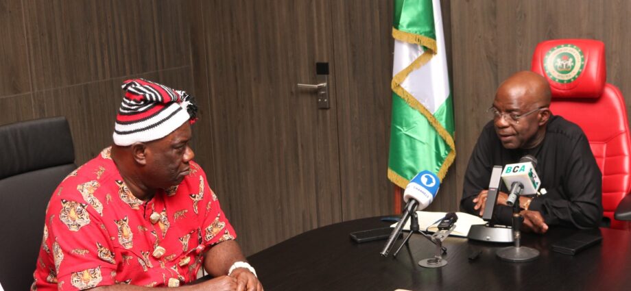 Gov. Otti receiving Prof. Uduma Uduma, the Vice-Chancellor, National Open University of Nigeria (NOUN), in Umuahia