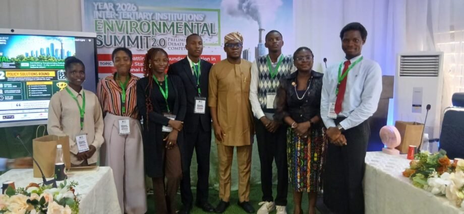 Cross section of winners with the Directors of LASEPA and PGM&I