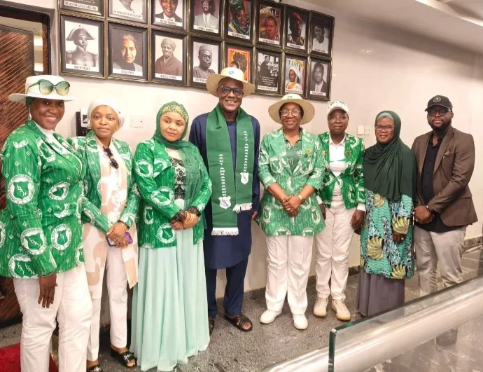 The Board Chairman of the National Credit Guarantee Company (NCGC), Rt. Hon. Yakubu Dogara, alongside the President, Ladies Golf Association of Nigeria (LGAN), Dr Lami Onayi Ahmed and her team during a courtesy visit to Dogora’s office on Tuesday in Abuja. (Photo Credit: NAN)
