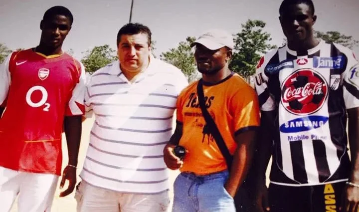 Renowned Argentine football scout, Marcelo Houseman, alongside young Odion Ighalo (L) and Kim Ojo (R) during a scouting programme in Nigeria.(PhotoCredit:Marcelo Houseman)