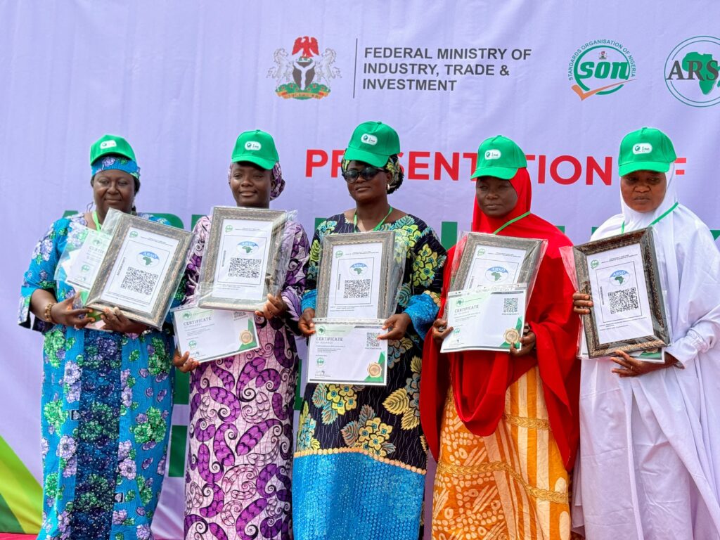 Women groups receive SON award for exceptional quality in rice production