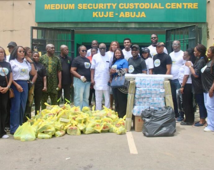 Luchi Advocate Foundation (LAF) donated vocational training materials to inmates of the Medium Security Custodial Centre (MSCC), Kuje.