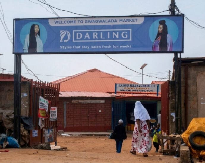 Front view of Gwagwalada market