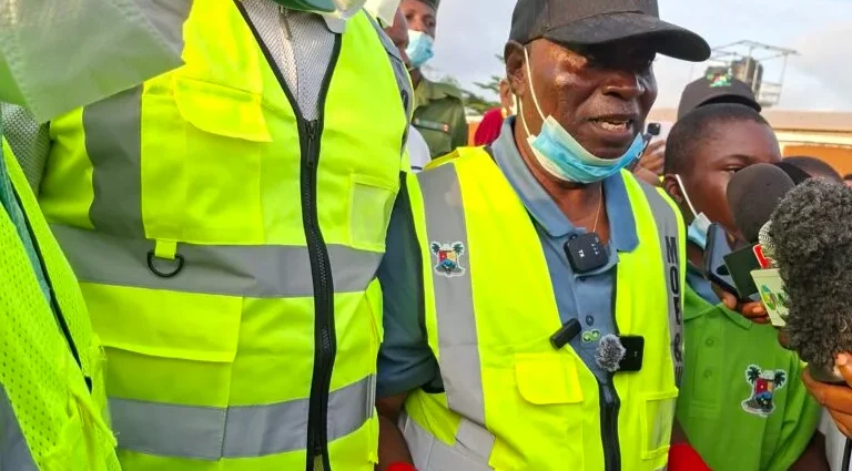 L-R: Special Adviser on the Environment, Olakunle Rotimi-Akodu and Badagry Local Government chairman, Babatunde Hunpe, during a community cleanup exercise in Badagry