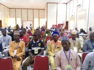 FAR-LeaF, partners train 100 farmers, processors on climate-resilient tomato production