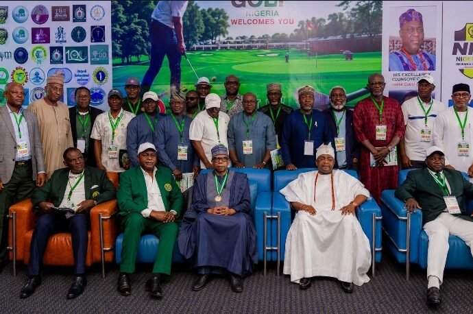 L-R (sitting): Dr. Tony Philmoore, Executive Director, Professional Golfers’ Association of Nigeria (PGAN), Otunba Olusegun Runsewe, President, Nigeria Golf Federation, Mr Lawal Garba, Chairman/CEO, Trobell Nigeria Limited, The Royal Father of the Day, His Royal Highness, Oba Saheed Ademola Elegushi and Simon Lalong, the former Governor of Plateau State at the just concluded second edition of the Nigeria Golf Federation Stakeholders and Golfers Summit in Abuja.