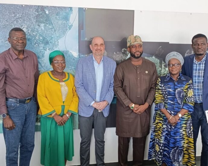 From L-R: Julius Berger Nigeria Team — Mr Gbenga Osunlana, Deputy Project Coordinator; Mrs Rasheedat Anifowoshe, Senior Liaison Officer and Mr Alexander Bauer, Regional Commercial Manager, Region West. Lagos Water Corporation Team — Mr Mukhtaar Tijani, Managing Director; Mrs Helen Taiwo, Executive Director, Operations; and Mr Bolaji Ogunlewe, Director, Distribution, during the Lagos Water Corporation farmilarisation/courtesy visit to Julius Barger Nigeria, PLC, Lagos Office.
