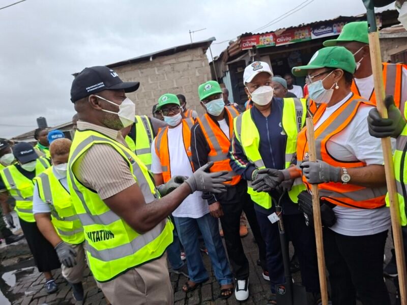 Lagos, Bariga LG Urge Residents To Support Sanitation Efforts - News Agency Of Nigeria