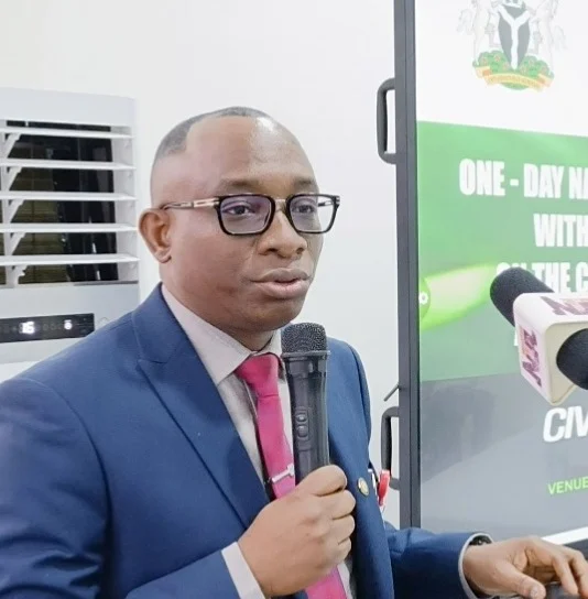 FG makes registration with regulatory authority mandatory for public equipment leasing