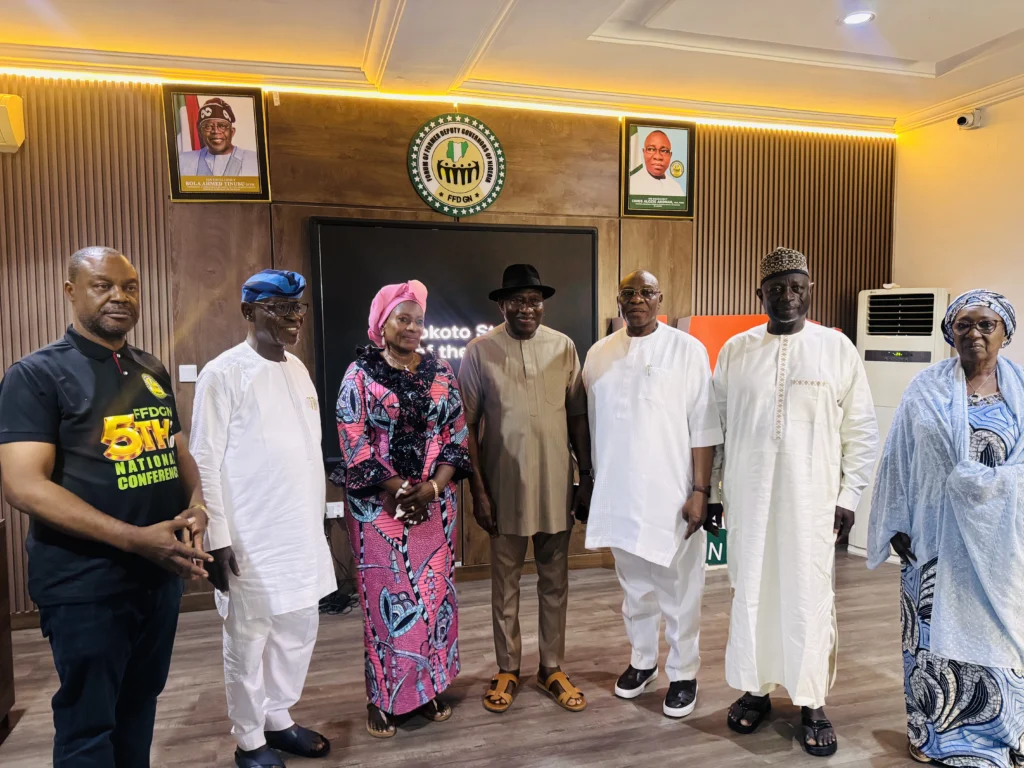 Jonathan commends ex-deputy governors’ forum for promoting national unity